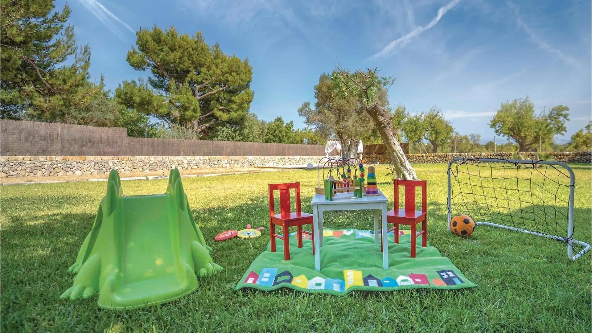 Awesome Home In Port Dalcudia With Kitchen Port de Alcudia  Holiday home